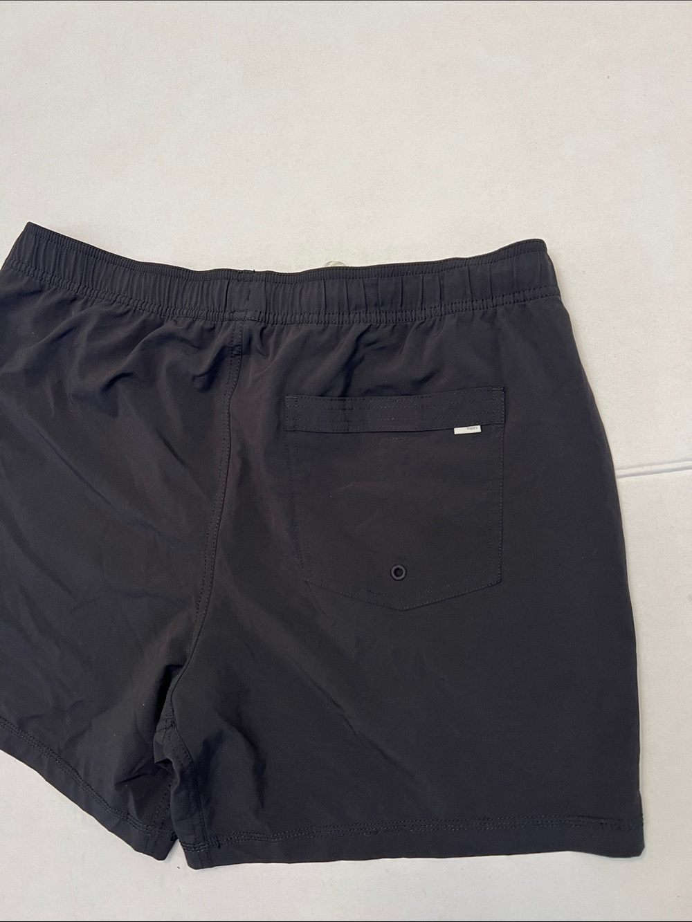 Vuori Men Size XL Kore 5 Inch Lined shorts Black Athleisure V367 active - Picture 7 of 14